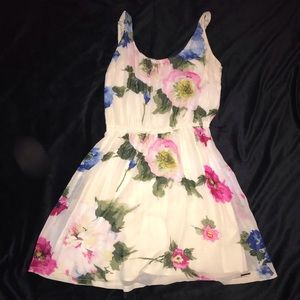 Kids flower dress with a laced back detail